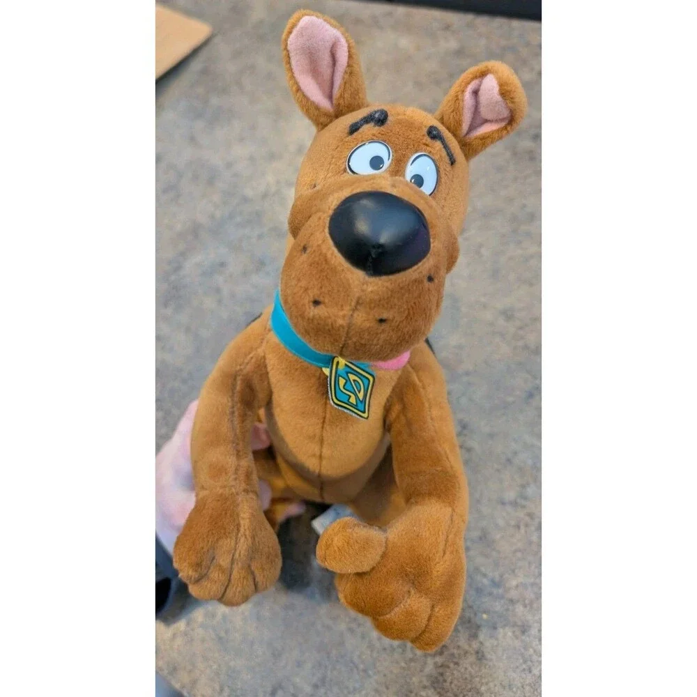 EUC Scooby Doo Plush By Applause 11 Inches Apposable Tail Mystery Inc. Snacks